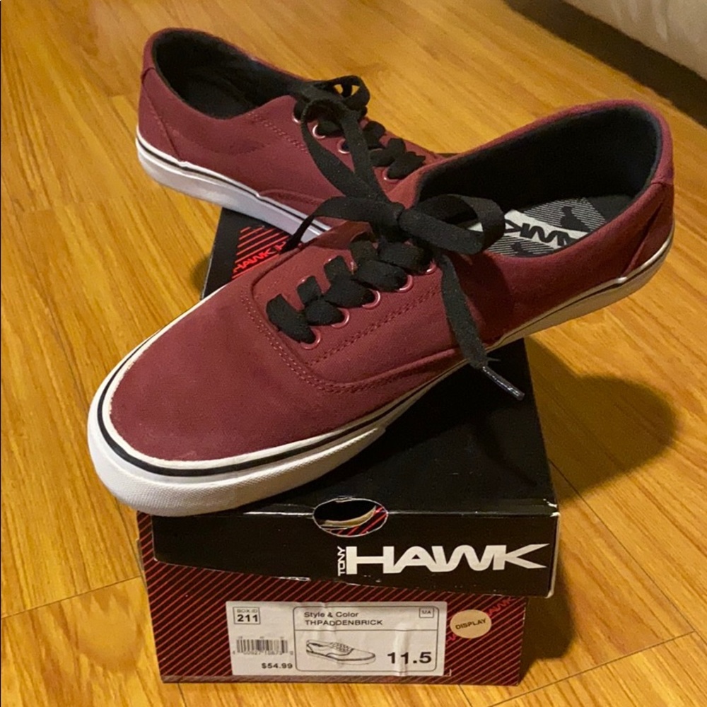 Tony Hawk Burgundy Sneakers